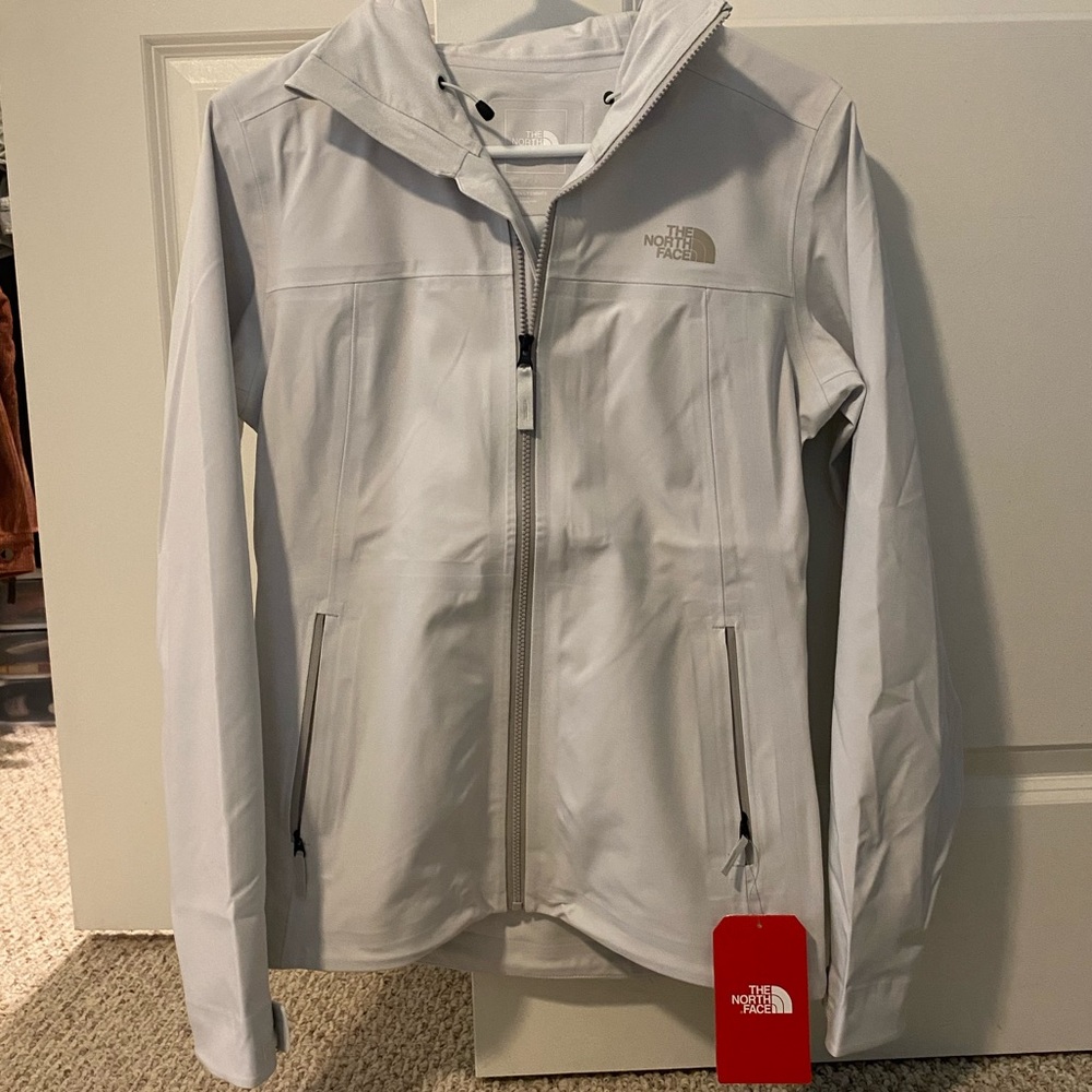 NWT North Face shell hoody